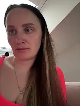 Snapshot of TomilaSi chatting on 11, 6, 2026 TomilaSi online show from 11, 6, 2026
