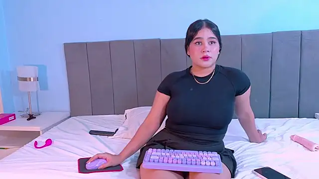 Lizz Bunny online show from 29, 4, 2026