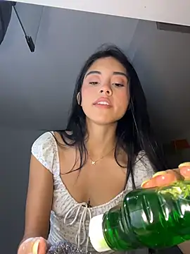 Miia moonn online show from 9, 2, 2026