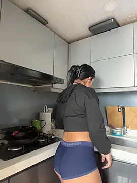 SaraAndrade  online show from 14, 2, 2026