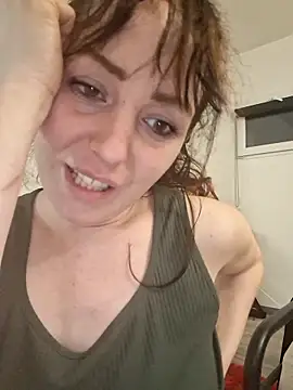  pig eyes  online show from 4, 3, 2026