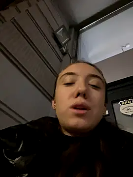 Snapshot of CristinaSw chatting on 5, 12, 2025 CristinaSw online show from 5, 12, 2025