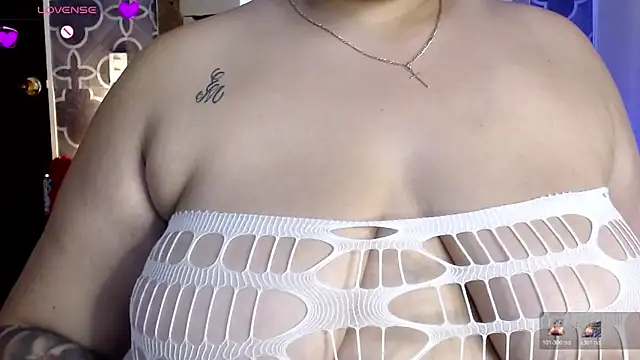 AdeleCruzz online show from 18, 12, 2025