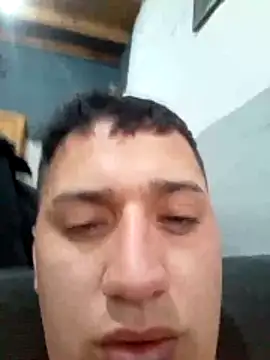 Snapshot of Alvarezz0202 chatting on 22, 5, 2026 Alvarezz0202 online show from 22, 5, 2026
