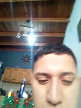 Snapshot of Alvarezz0202 chatting on 26, 5, 2026 Alvarezz0202 online show from 26, 5, 2026