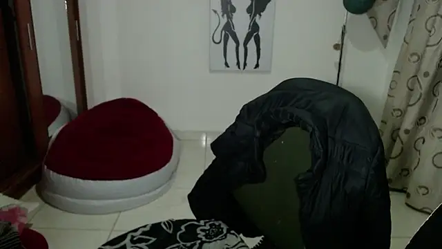 vivian-milf online show from 17, 2, 2026