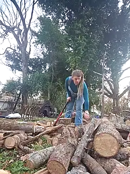 Snapshot of Horny_hippie chatting on 20, 12, 2024 Horny hippie online show from 20, 12, 2024