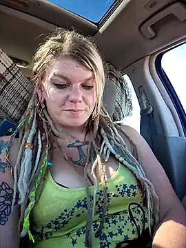 Snapshot of Horny_hippie chatting on 15, 10, 2025 Horny hippie online show from 15, 10, 2025