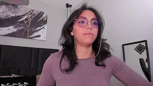 Snapshot of Scarlett_musik chatting on 4, 2, 2026 Scarlett musik online show from 4, 2, 2026