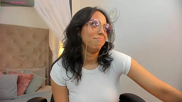 Snapshot of Scarlett_musik chatting on 5, 2, 2026 Scarlett musik online show from 5, 2, 2026