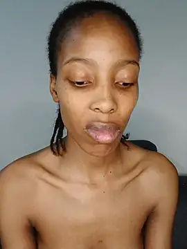 MsParisSmith online show from 5, 12, 2025