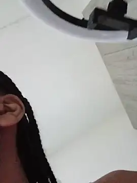 MsParisSmith online show from 16, 12, 2025