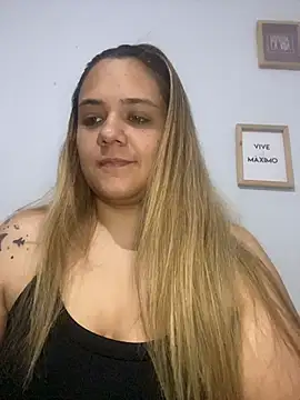 LoreinnFox online show from 8, 4, 2026