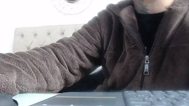 Snapshot of sharon_and_sharit chatting on 7, 1, 2026 sharon and sharit online show from 7, 1, 2026