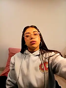 Violett  Rose online show from 1, 12, 2025