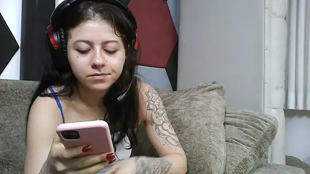 GabriellaManhas online show from 19, 1, 2026