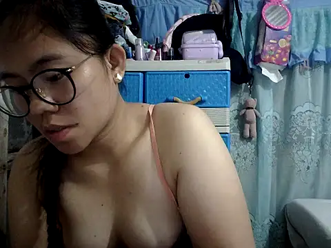 xxdreamgirl69 online show from 9, 4, 2026