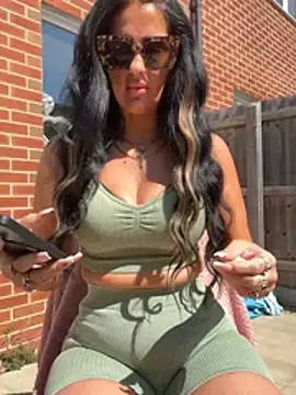 Lolaxox  online show from 24, 4, 2026