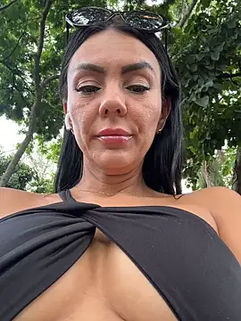 SofhiaTaylor online show from 4, 2, 2026