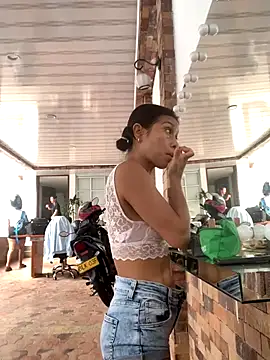 Snapshot of AnitaDuque chatting on 2, 12, 2025 AnitaDuque online show from 2, 12, 2025