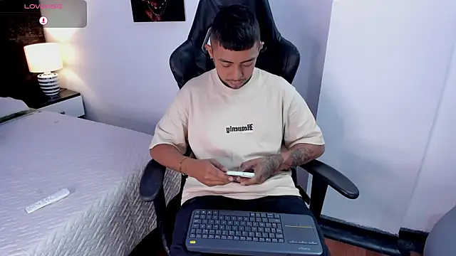 BASTIAN NICOLAS  online show from 7, 1, 2026