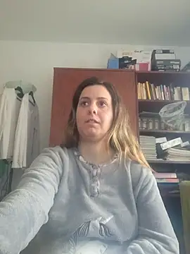 Snapshot of Sareyxon chatting on 18, 12, 2025 Sareyxon online show from 18, 12, 2025