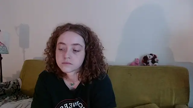 Snapshot of DeliaBlew chatting on 17, 5, 2026 DeliaBlew online show from 17, 5, 2026