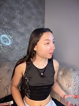 Mia Luxor online show from 17, 7, 2026