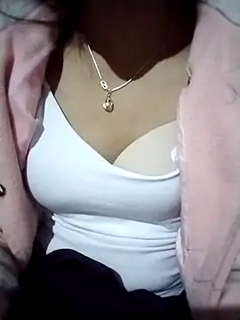 Snapshot of iam-eli chatting on 17, 12, 2025 iam-eli online show from 17, 12, 2025