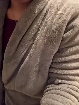 gatitachula93 online show from 4, 2, 2026