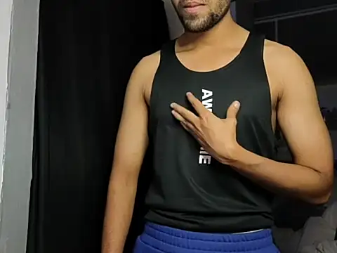 Snapshot of fitboy_xxx chatting on 13, 12, 2025 fitboy xxx online show from 13, 12, 2025