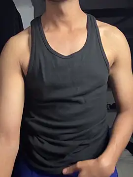 Snapshot of fitboy_xxx chatting on 18, 12, 2025 fitboy xxx online show from 18, 12, 2025