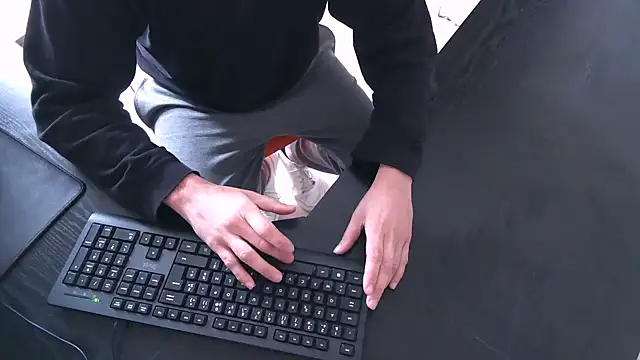 Snapshot of TRESBONNEBITE chatting on 18, 12, 2025 TRESBONNEBITE online show from 18, 12, 2025