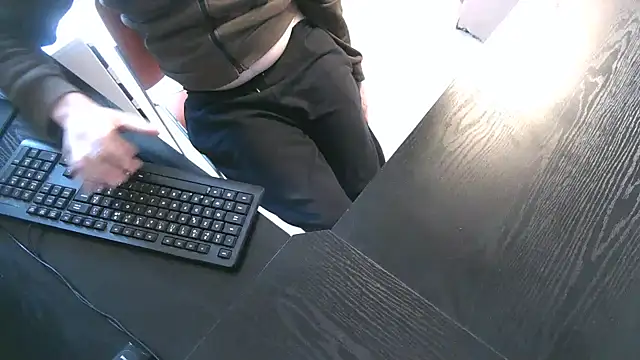 Snapshot of TRESBONNEBITE chatting on 21, 12, 2025 TRESBONNEBITE online show from 21, 12, 2025