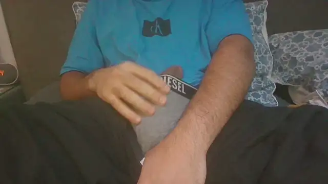 Snapshot of userre08 chatting on 21, 12, 2025 userre08 online show from 21, 12, 2025