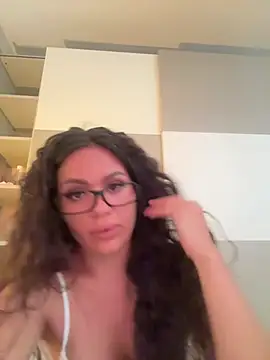 SiennaLuxexx online show from 21, 7, 2026