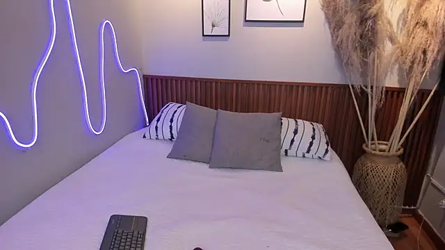 Snapshot of MIAROGGERSS chatting on 17, 1, 2026 MIAROGGERSS online show from 17, 1, 2026