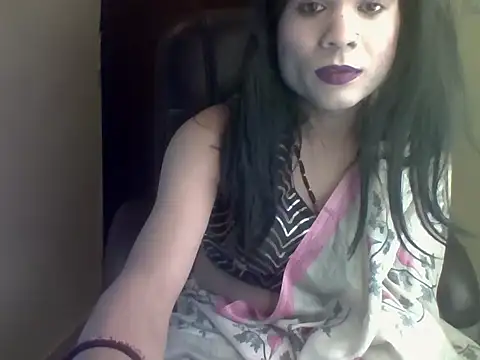 Lovely Ladyboy star online show from 17, 2, 2026