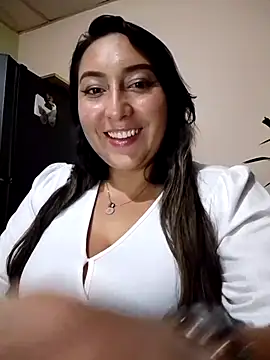 Snapshot of Valeria_montana_ chatting on 5, 4, 2026 Valeria montana online show from 5, 4, 2026