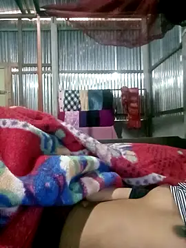 naughtygirl96 online show from 12, 4, 2026