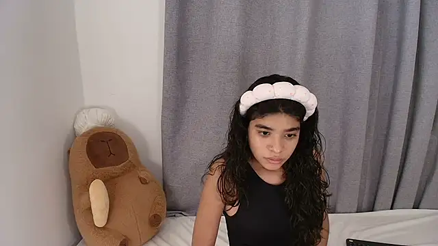 Snapshot of phia_carter chatting on 20, 6, 2026 phia carter online show from 20, 6, 2026