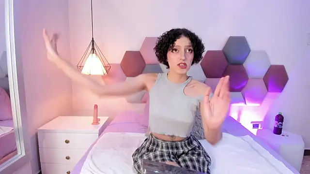 LyraVendrell online show from 3, 3, 2026