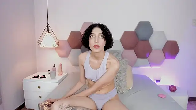 LyraVendrell online show from 9, 4, 2026