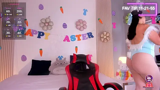 Snapshot of CloeMoon chatting on 5, 4, 2026 CloeMoon online show from 5, 4, 2026