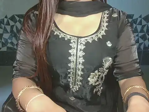 Hotty Suzuka online show from 3, 7, 2026