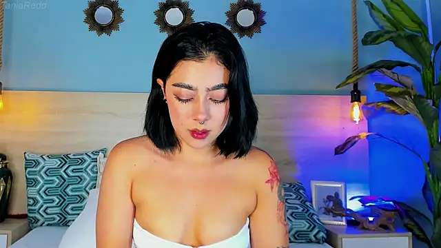 TaniaRedd  online show from 8, 4, 2026