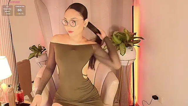 Mia mystic  online show from 13, 2, 2026