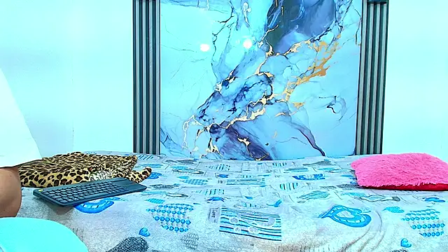 Snapshot of Valentina_and_sneider_ chatting on 13, 1, 2026 Valentina and sneider online show from 13, 1, 2026