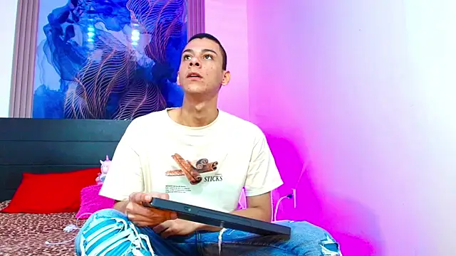 Valentina and sneider  online show from 9, 4, 2026