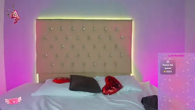 EmmaLawrence  online show from 15, 2, 2026